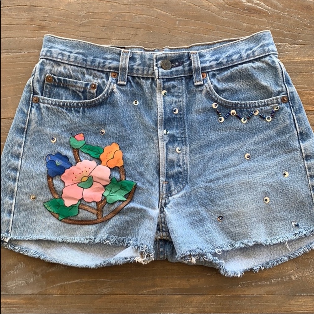 Levi’s Festival Cutoff Embellished Denim Shorts 27 4 26 Flower Power Woodstock